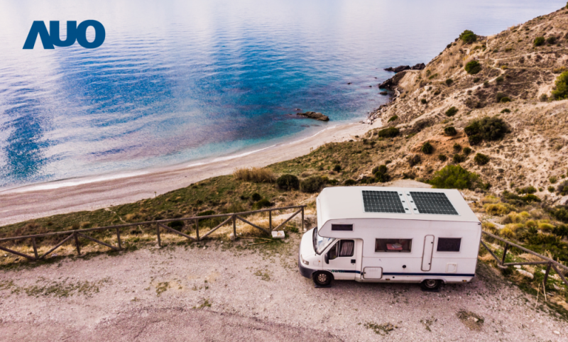 「可撓輕量化太陽光電板SunCurva」使用輕量特殊耐候型複合板取代傳統太陽能板的玻璃前板，不僅降低70%重量，每米平方僅3Kg；具有抗衝擊性能及通過電磁相容性測試，可應用於交通運輸工具，如露營車、遊艇等